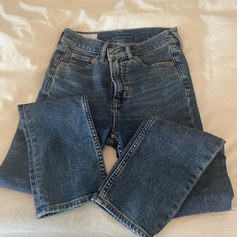 Gap Cigarette High Rise Jean - Picture 1 of 4